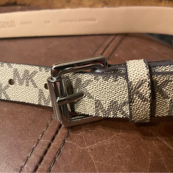 Tan/Brown Michael Kors Belt Bag/Fanny Pack - Picture 3 of 12